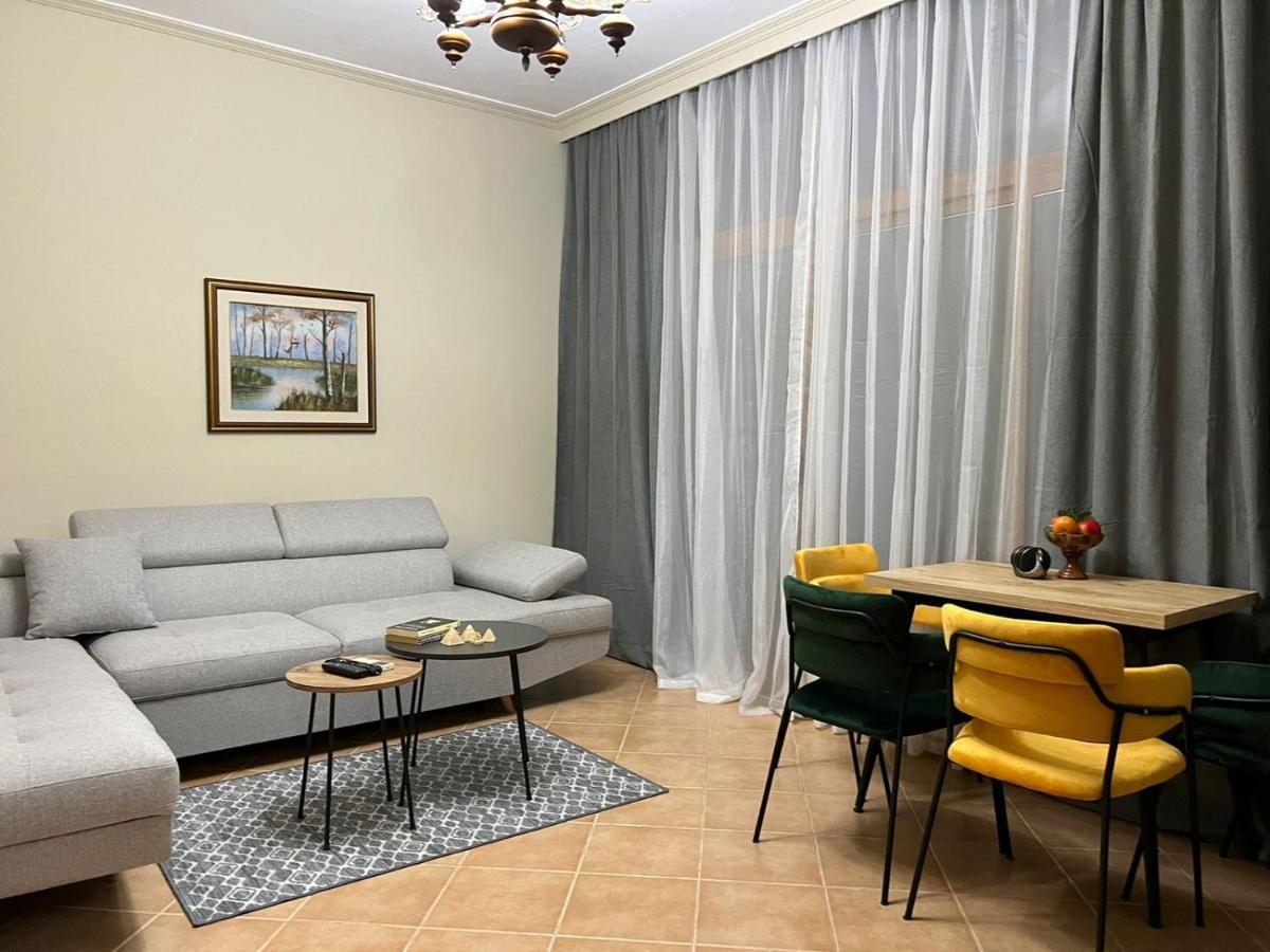 Apartment Roar Golem (Tirana)